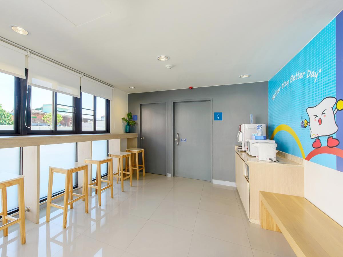 Hop Inn Sakon Nakhon Exterior foto