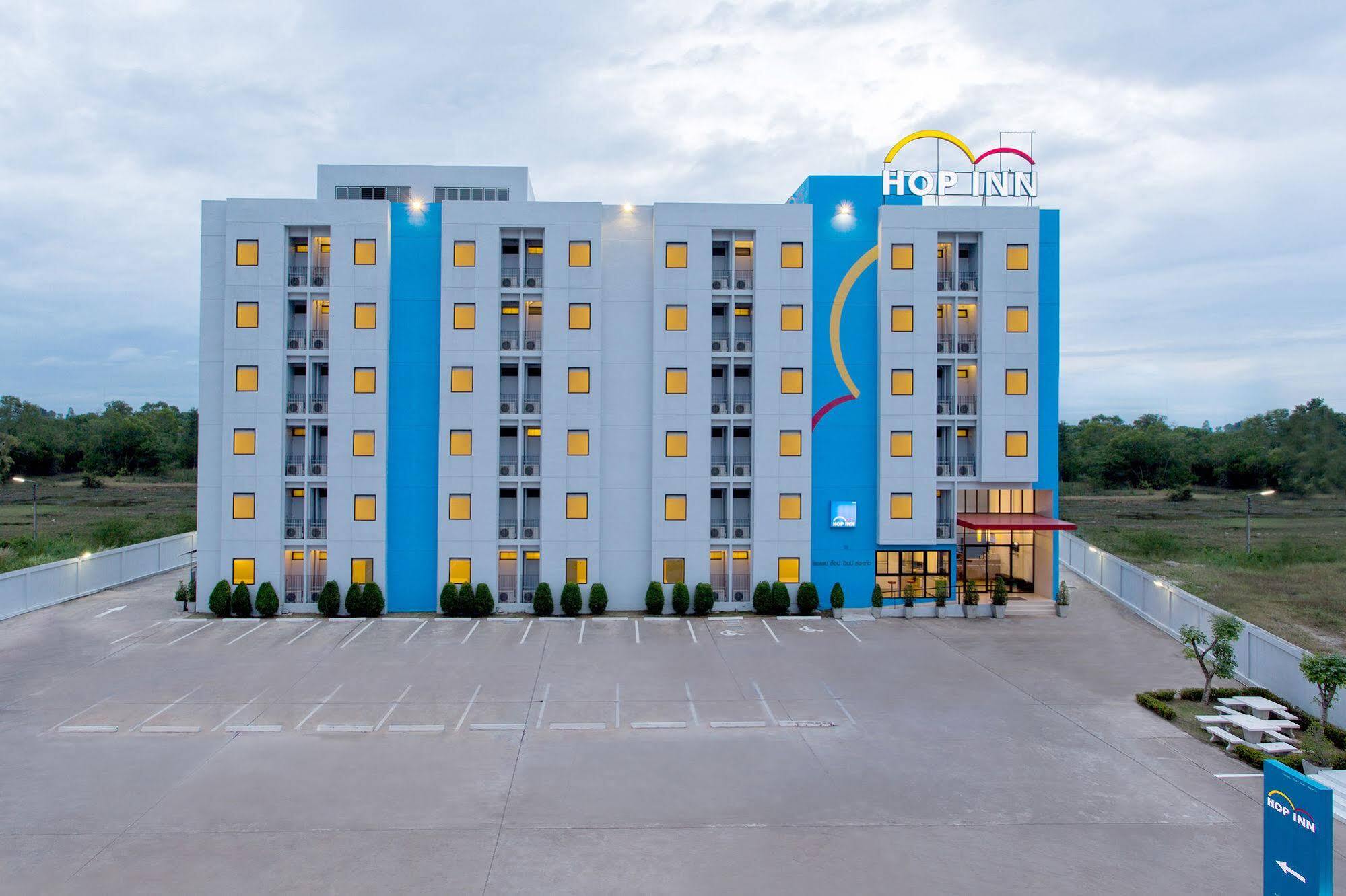 Hop Inn Sakon Nakhon Exterior foto