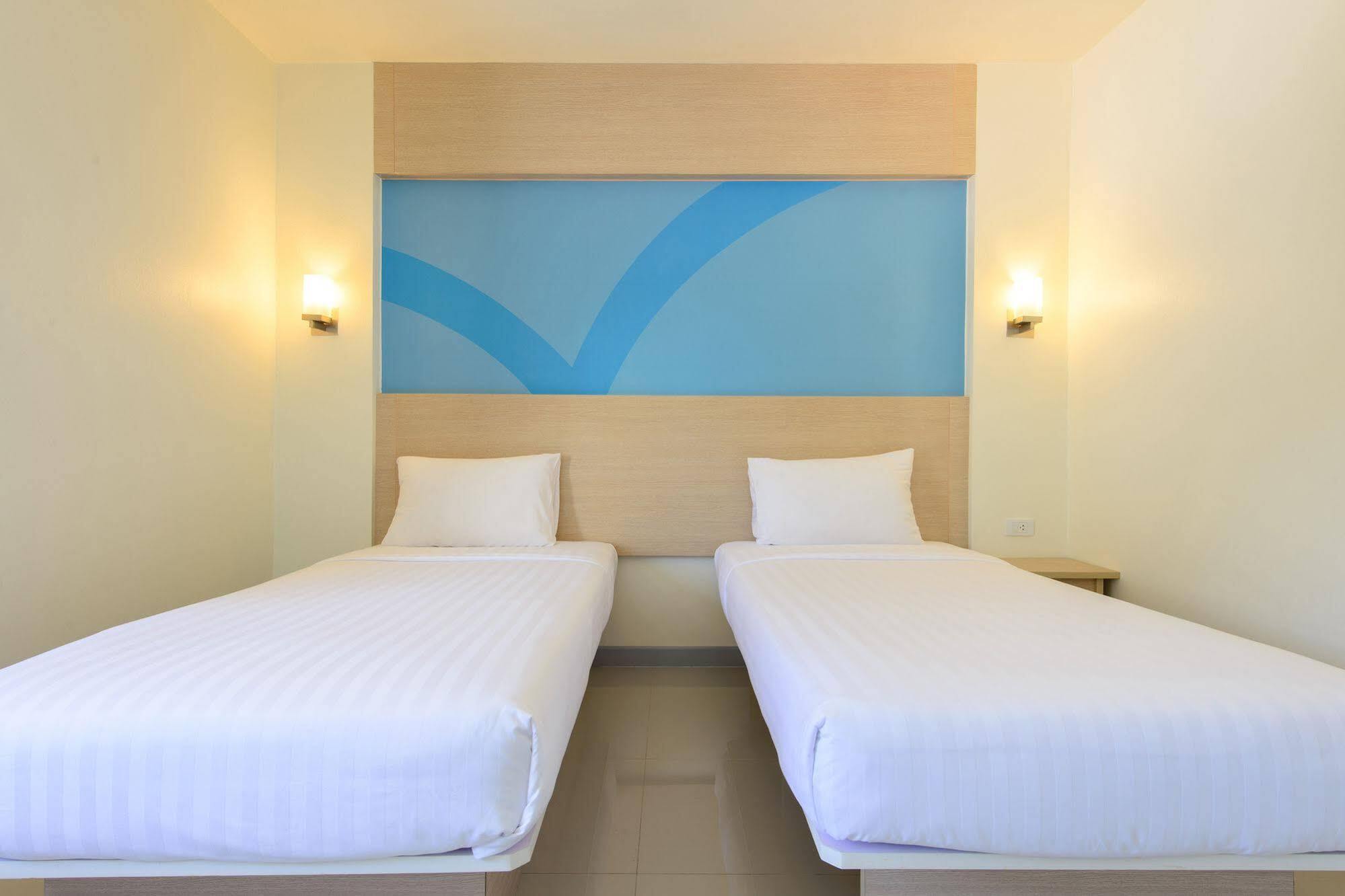 Hop Inn Sakon Nakhon Exterior foto